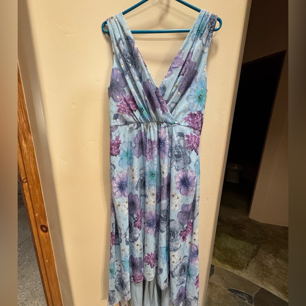 Jessica Howard Chiffon High-Low spring floral dress with gold highlights
